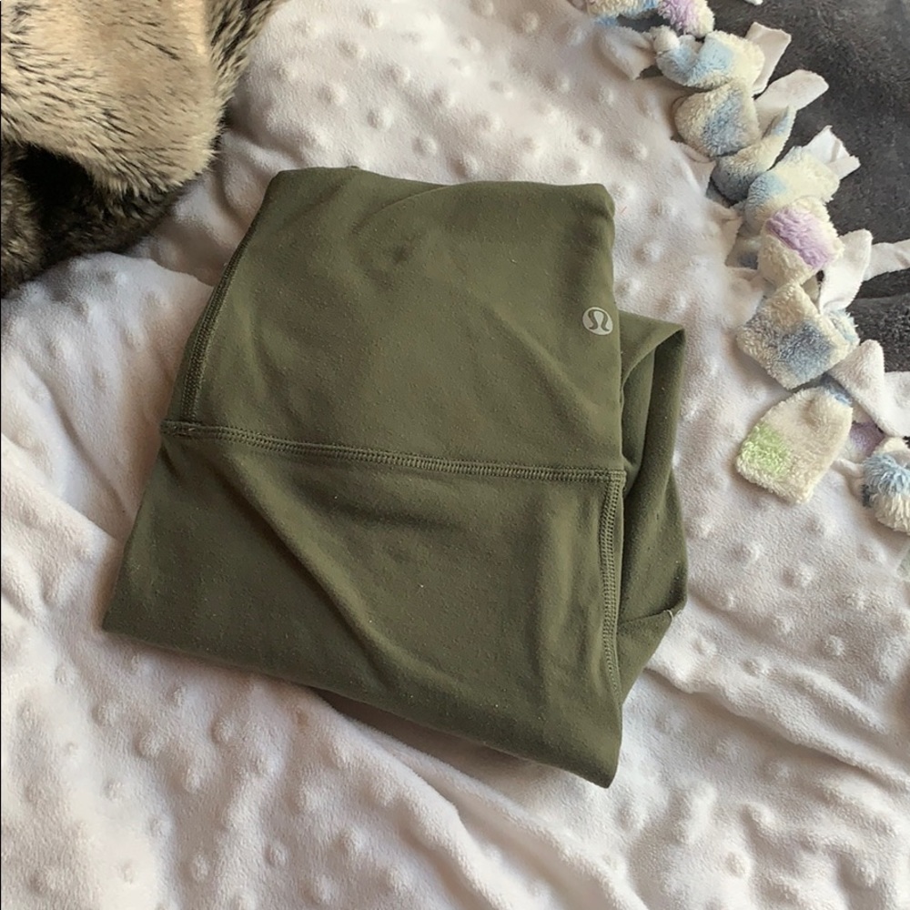 Lululemon cropped wonder under